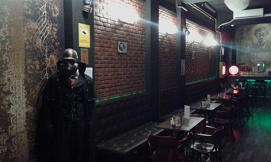 Tesla Steampunk Bar Cerveceria