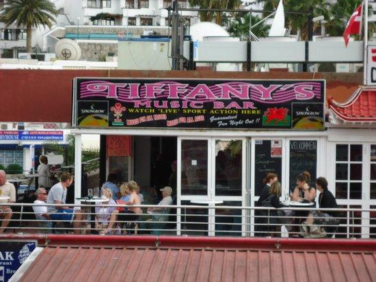 Tiffanys Bar