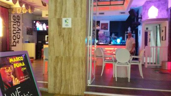 Bonnie&Clyde Show Bar
